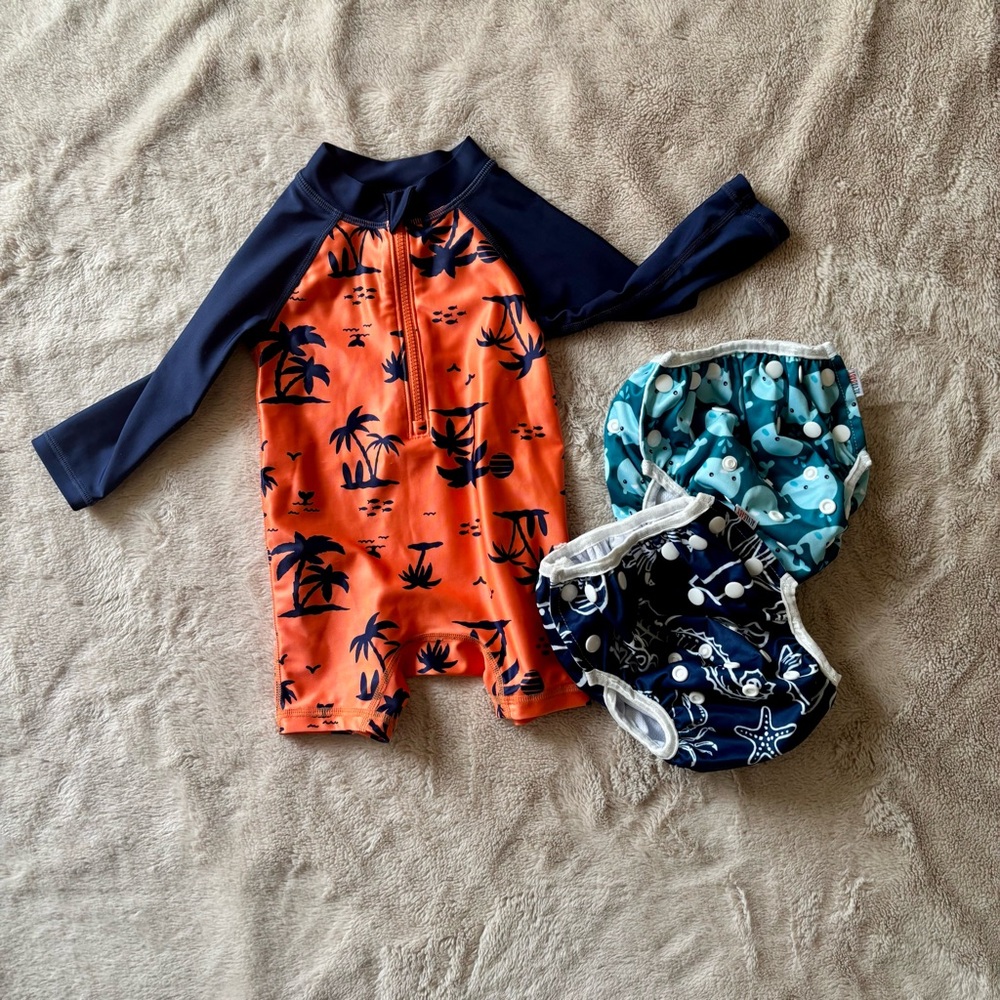 NWOT 6mo swimsuit + swim diapers 🏖️